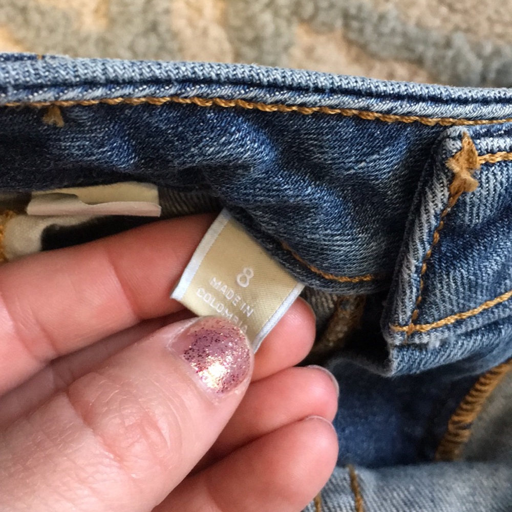 MICHAEL KORS • LIGHT WASH BOOTCUT JEANS - Picture 6 of 6